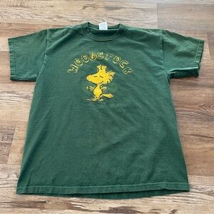 Woodstock y2k green tshirt Medium